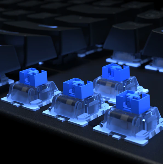 Aukey KM-G6 Mechanische Gaming-Tastatur, RGB-Tasten mit Hintergrundbeleuchtung, blauer Schalter – italienisches Layout 