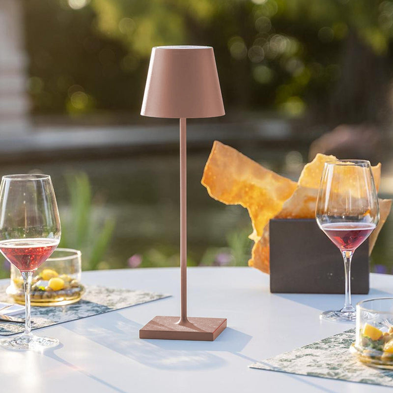 ROSADORATA LED battery-operated dimmable wireless table lamp with warm white light 3 LED colors, for hotels bars restaurants bedroom home 